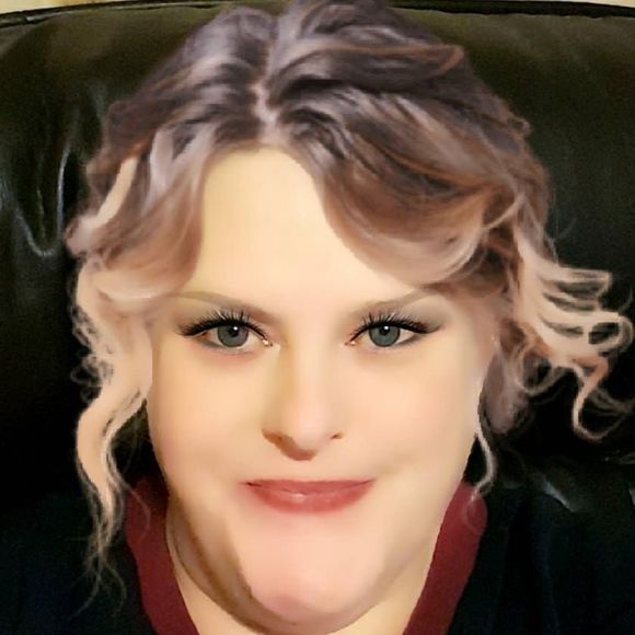 Meet your Posher, Michelle - Picture 1 of 1